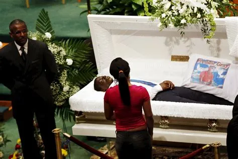 Can two people be in one coffin?