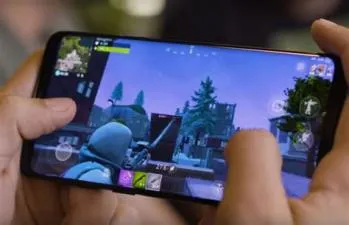 Can i play fortnite on two devices?