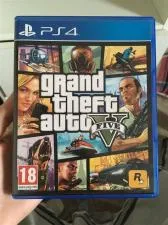 Does gta 5 have 2 discs ps4?