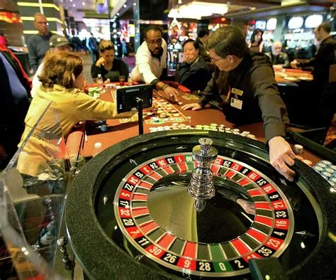 Does golden nugget have table games?