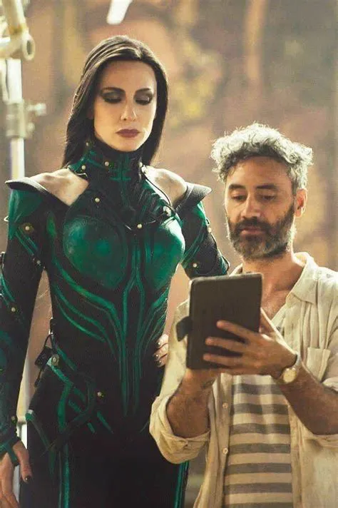 How tall is hela?