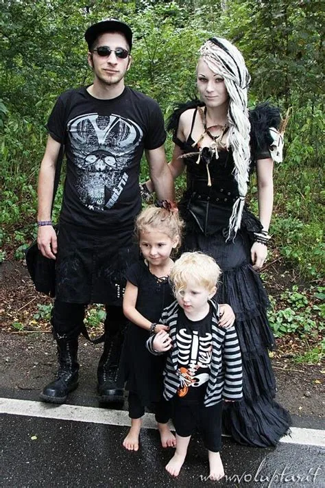 What nationality is the goth family?