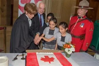 How many years should i live in canada to get citizenship?