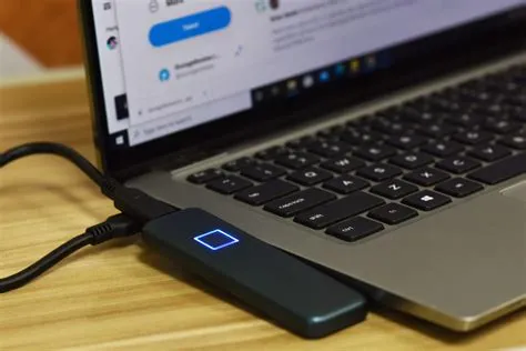 Can ssds be touching?