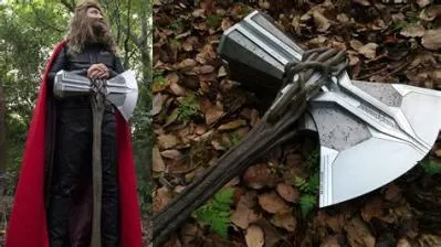 How heavy is thors axe?