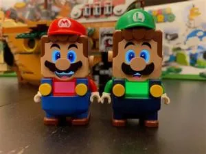 How do you pair mario and luigi lego?