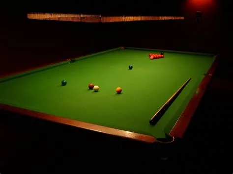 How is pool different from snooker?