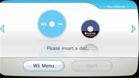 What is the correct way to insert a wii disc?