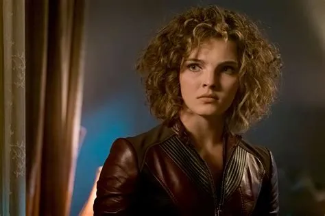 How old is selina in gotham?